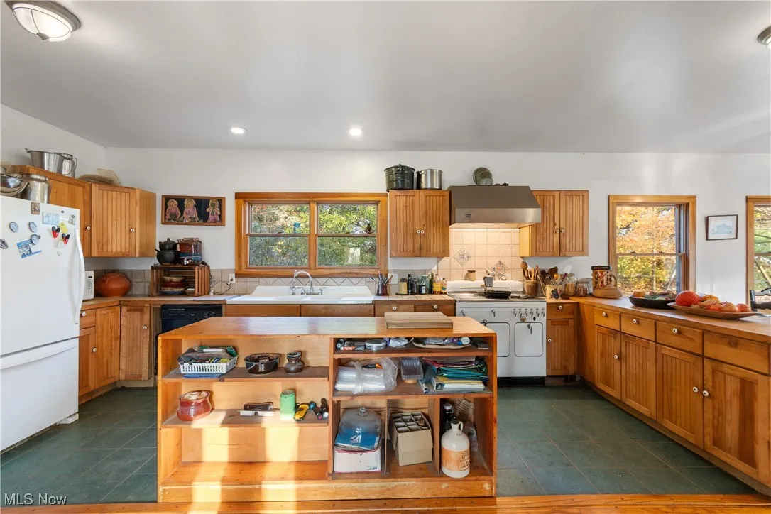 2289 N Reedsburg Road, Wooster, Ohio,MLS Now Listing ID
