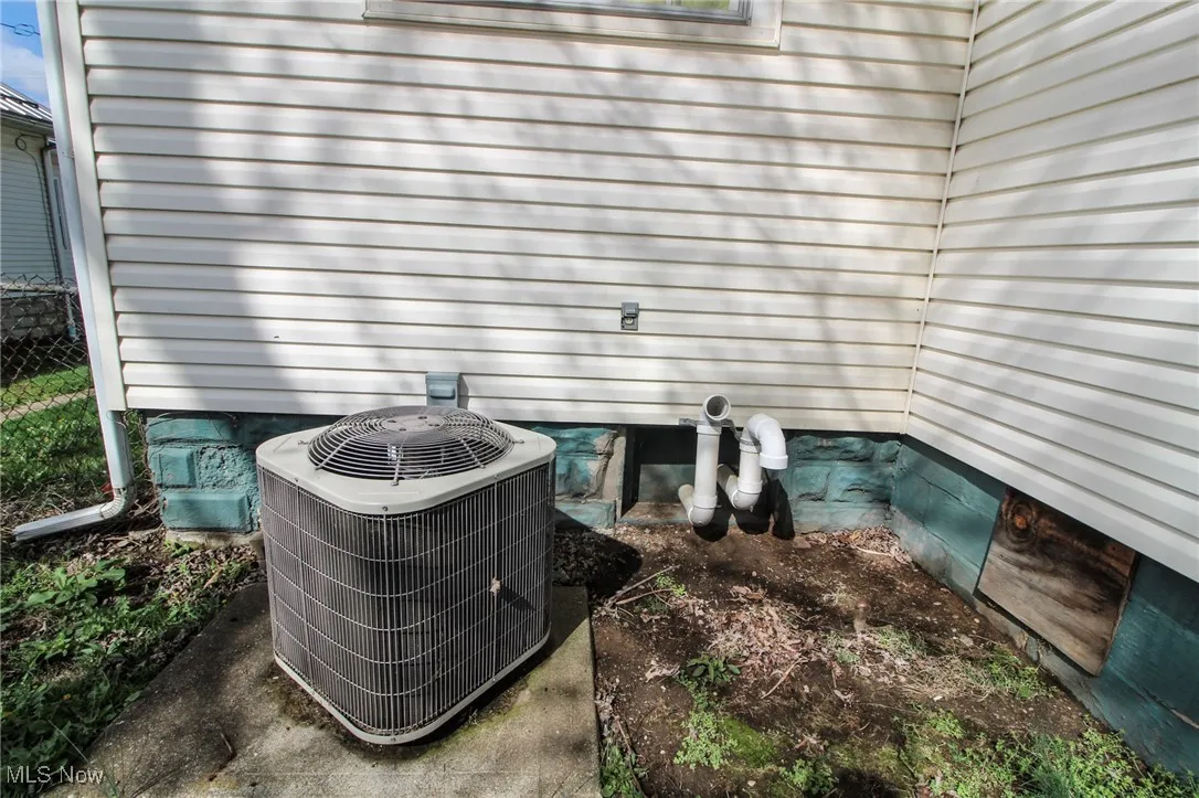 Details featuring cooling unit