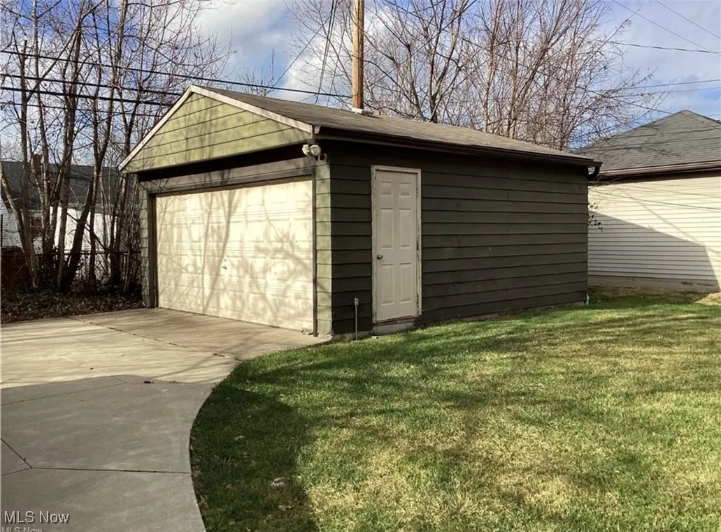 View of outdoor structure with an outdoor structure