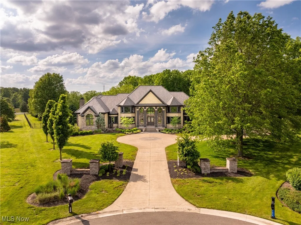 7237 Brycewood Circle, North Canton, Ohio,MLS Now Listing ID
