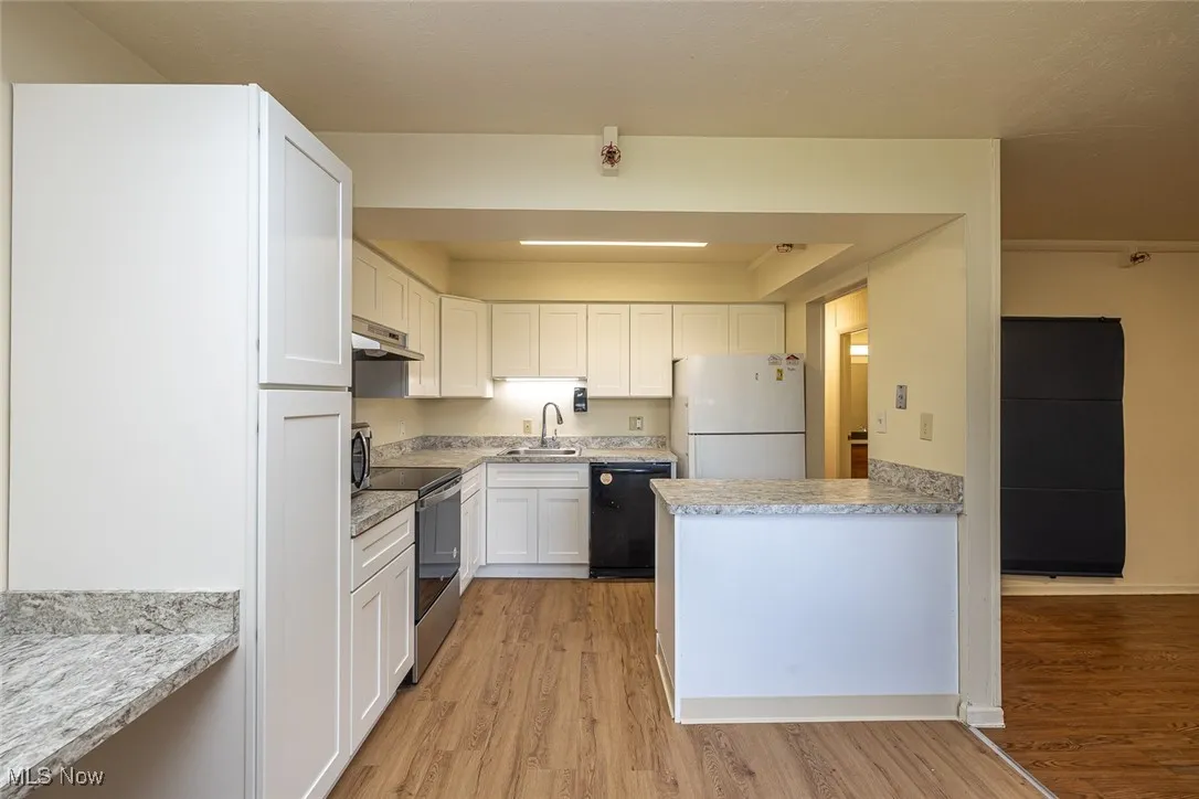 7997 Wesley Drive, Strongsville, Ohio 44136,MLS Now Listing ID