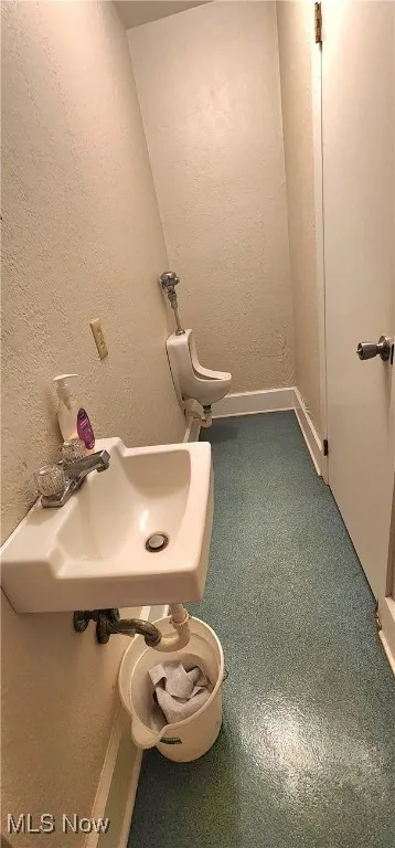 Bathroom featuring sink