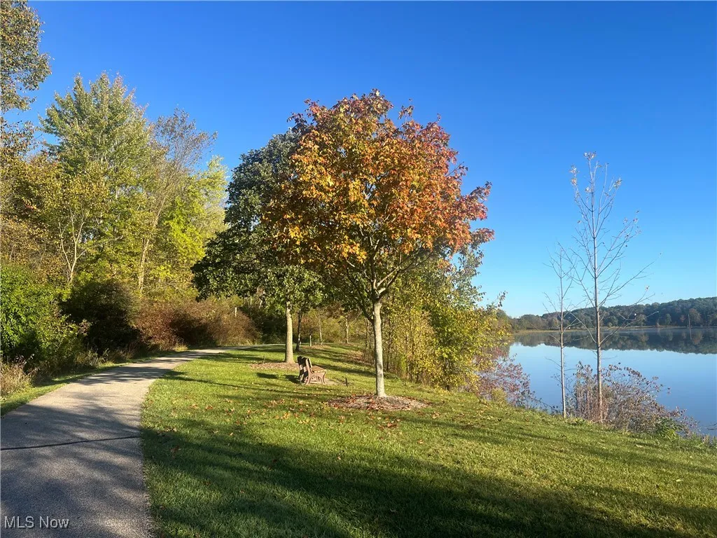 This home is convenient to shopping, restaurants and nearby recreation.