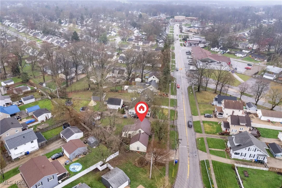 Birds eye view of property featuring a residential view