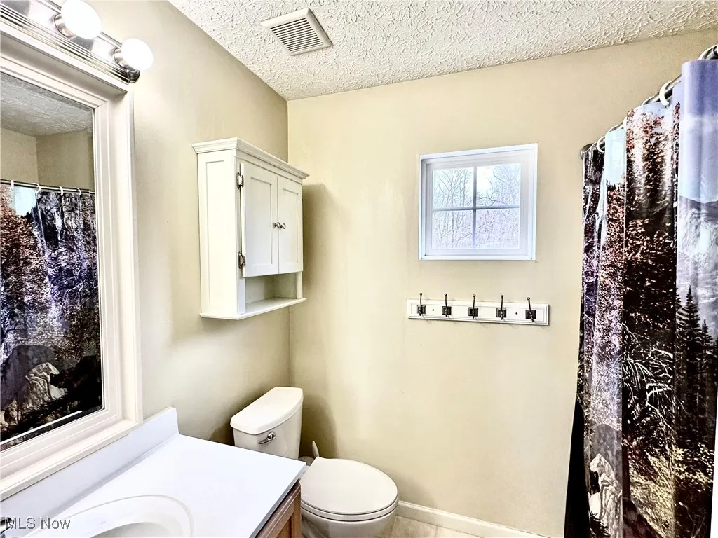 Second floor full bath