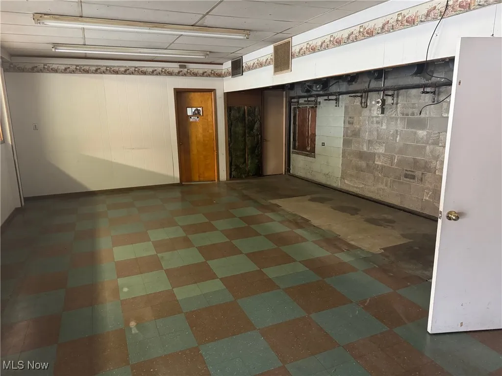 Downstairs Commercial space