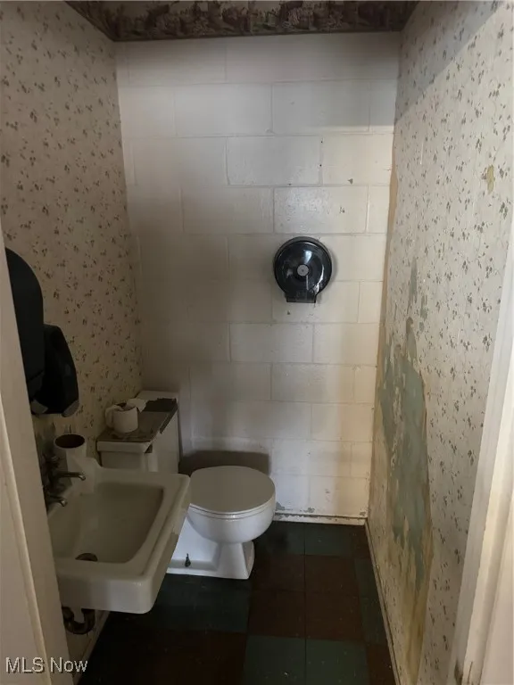 Commercial bathroom