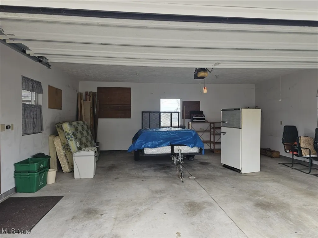 Imagine the breeze while relaxing here.  Small fenced yard for the babes or the pets