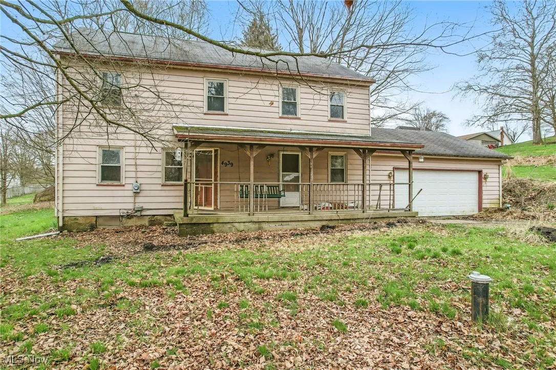 Nice front covered porch