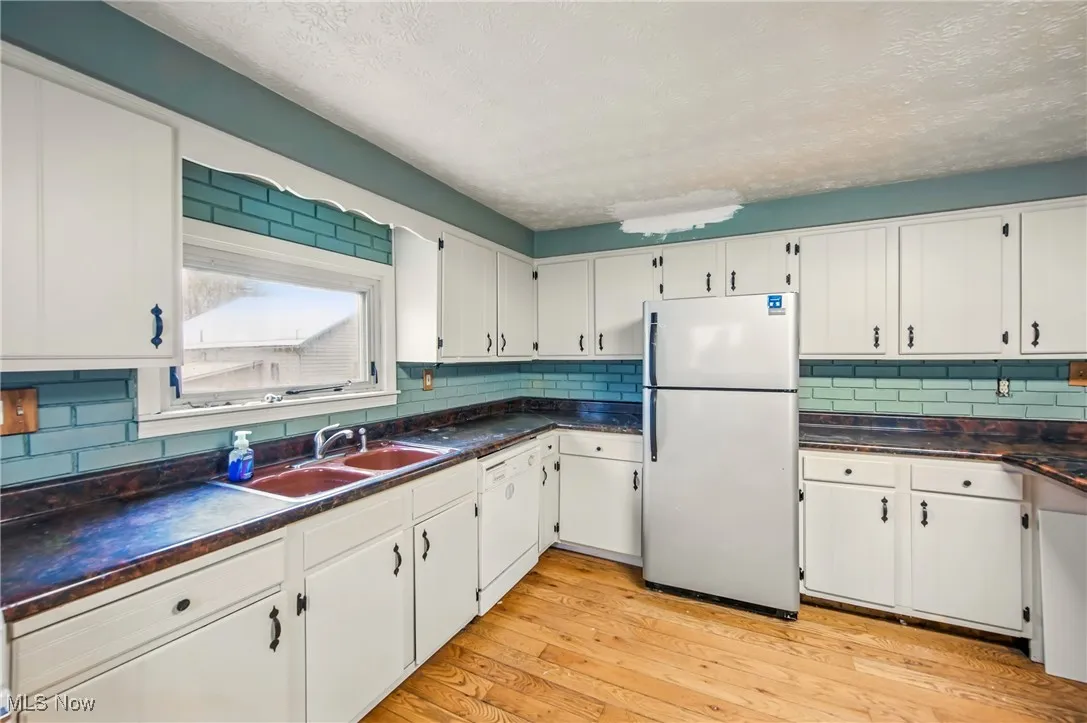 Lots of storage in this kitchen