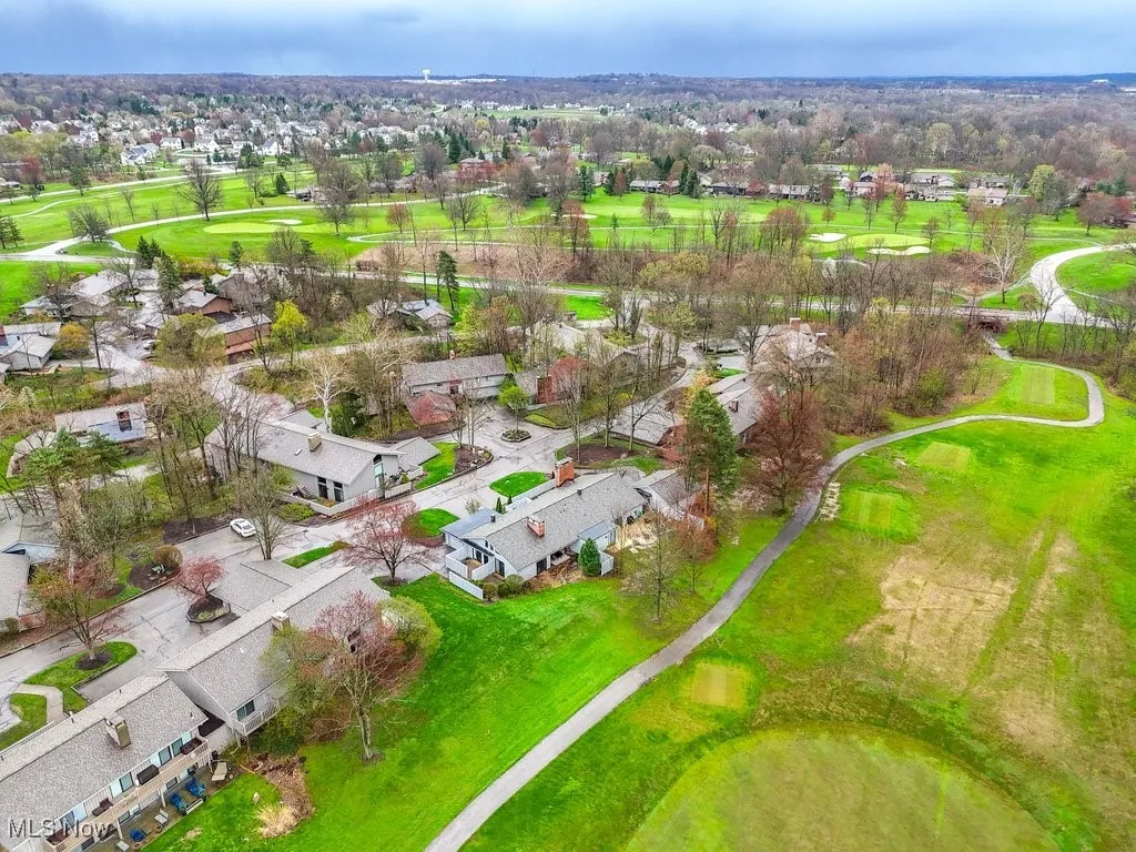 Bird's eye view with a residential view and view of golf course
