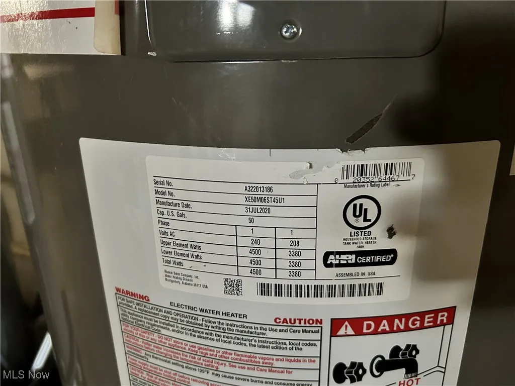 Interior details with water heater