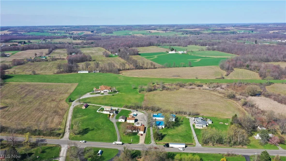 Drone / aerial view featuring a rural view