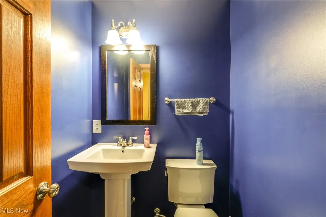 1/2 bath in lower level