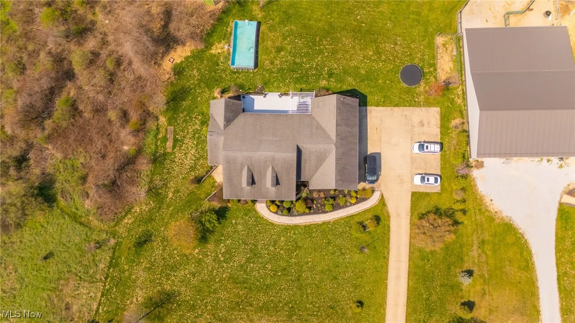 Birds eye view of property