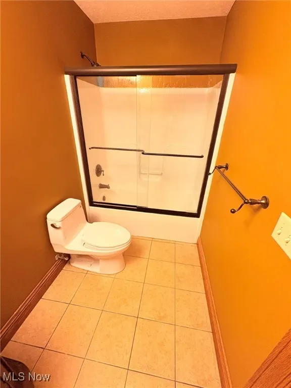 second bedroom private bathroom.