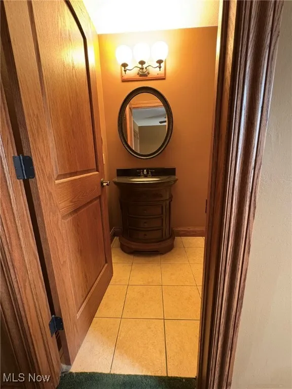 second bedroom private bathroom.