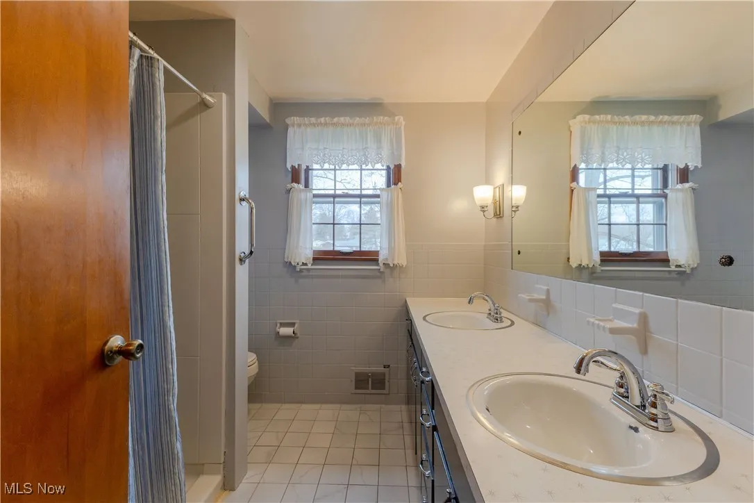 2949 Algonquin Drive, Poland, Ohio,MLS Now Listing ID