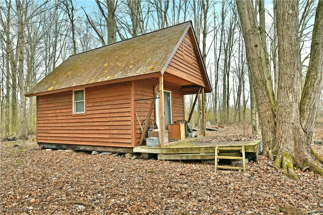 View of outdoor structure featuring an outdoor structure
