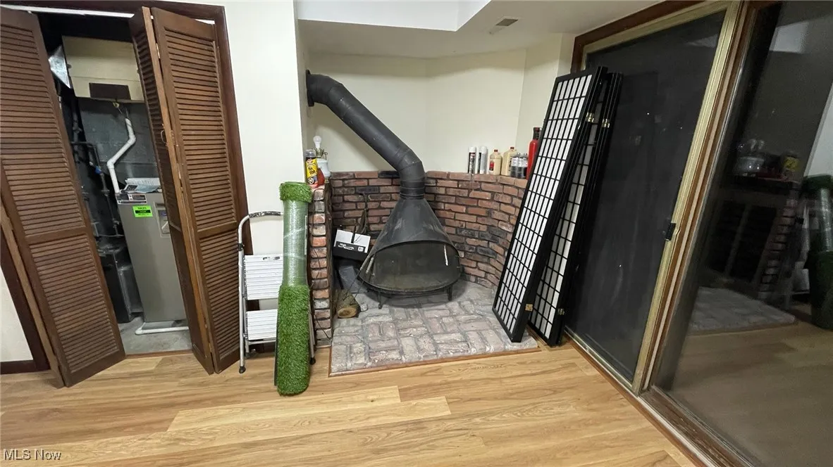 1st floor fireplace