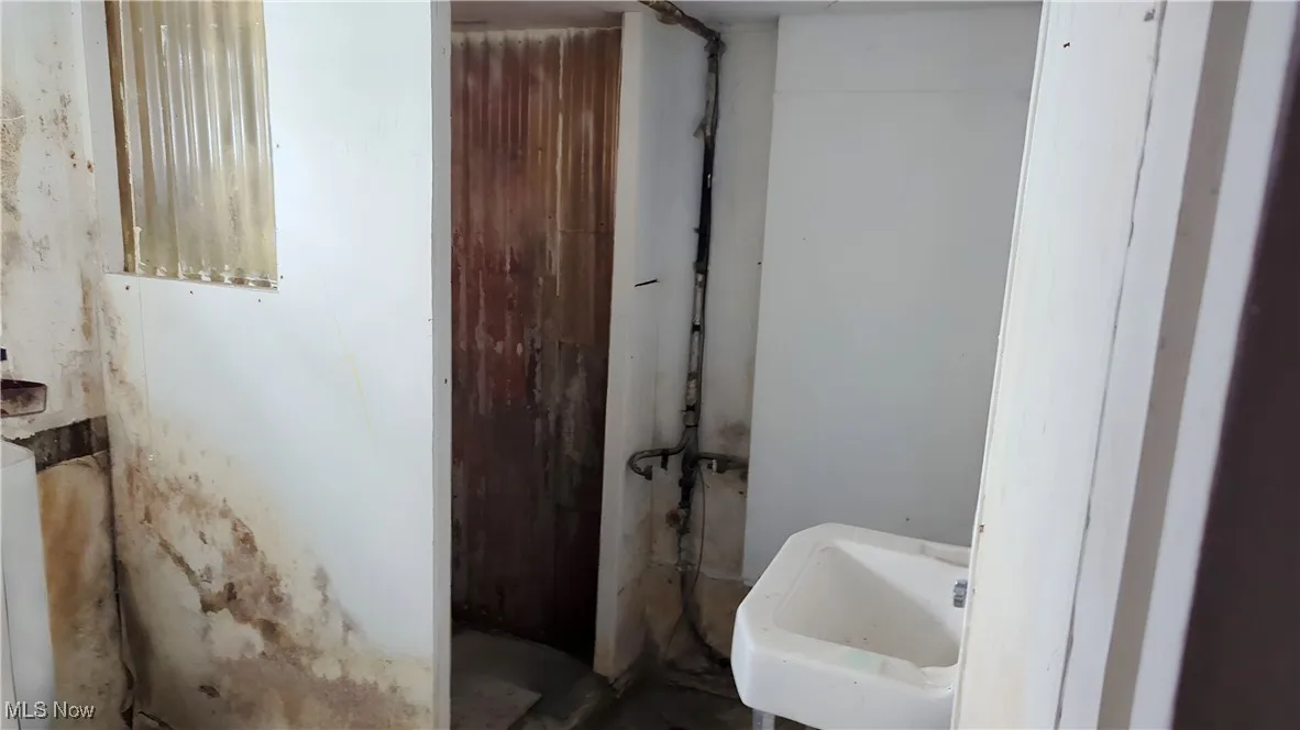 Bathroom with a sink