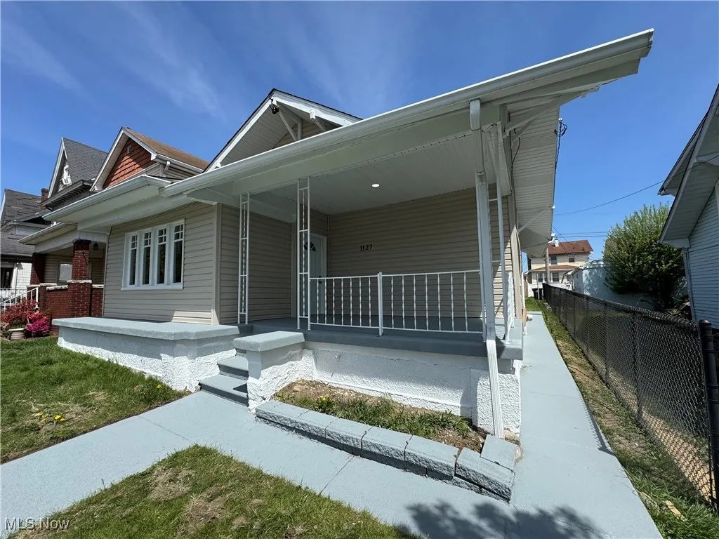 View of front of house with a porch