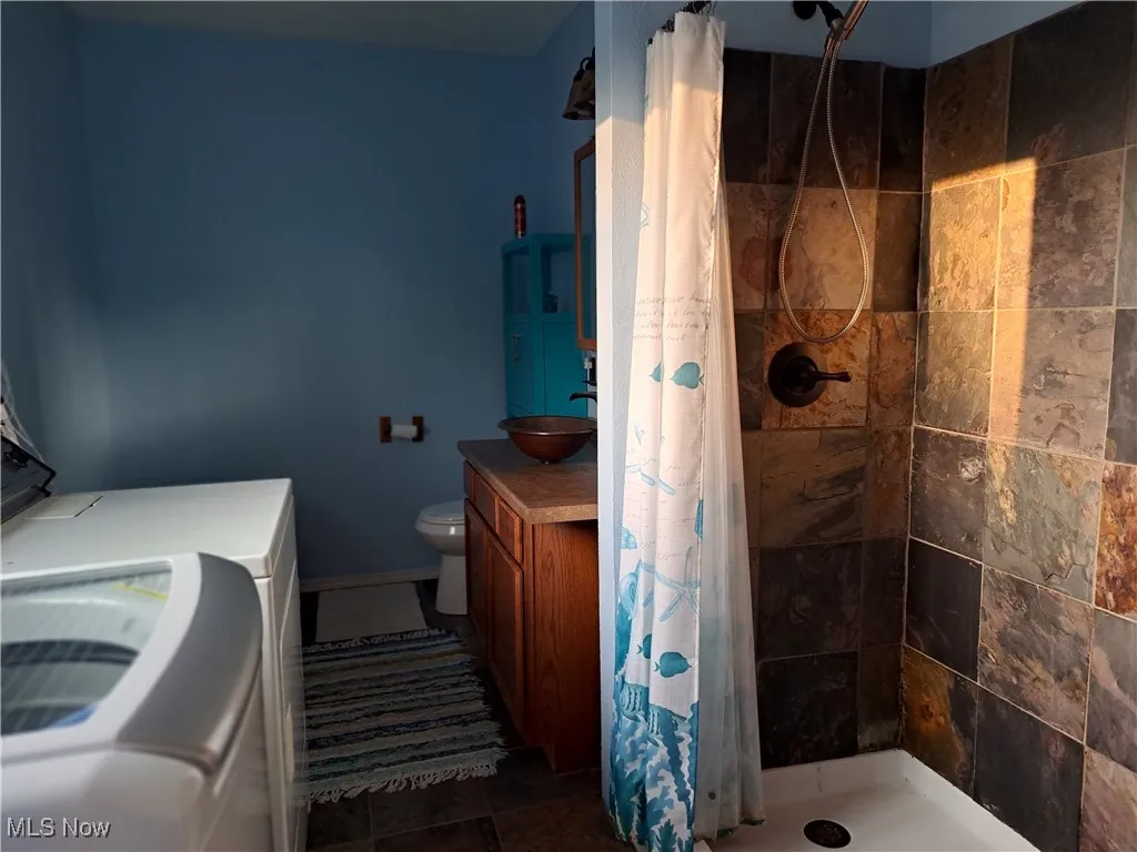 Master Bathroom with 2nd floor laundry