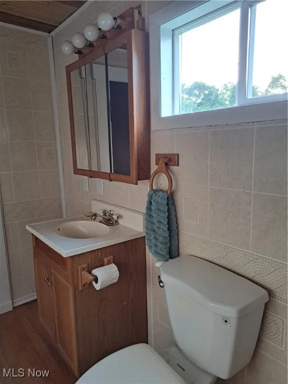 1st Floor Bathroom