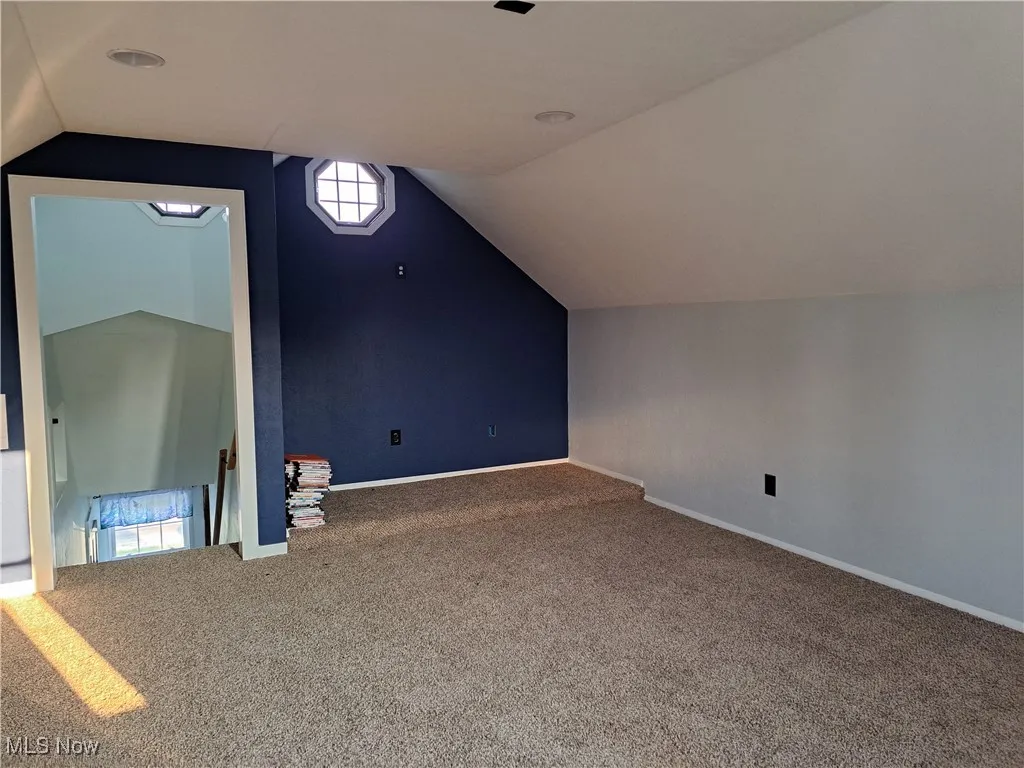 Bonus room or 5th bedroom on 3rd floor