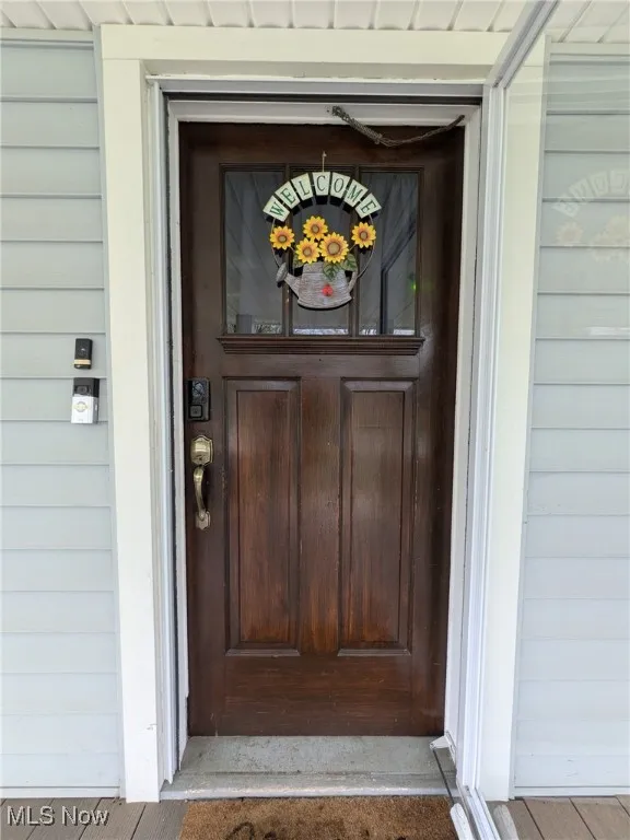 Front entry from front porch