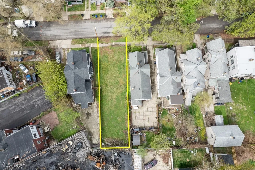 Excellent lot with minimal neighbors in the heart of Gordon Square