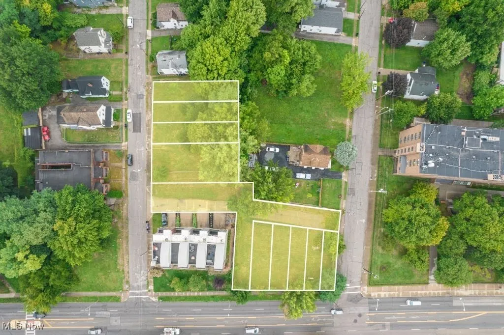 9 PARCELS situated on E 102 and past townhomes on Superior