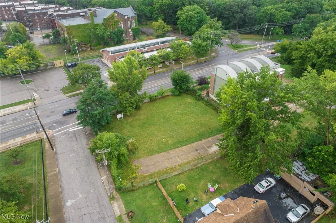 view of vacant parcels adjacent to Parkland Townhomes