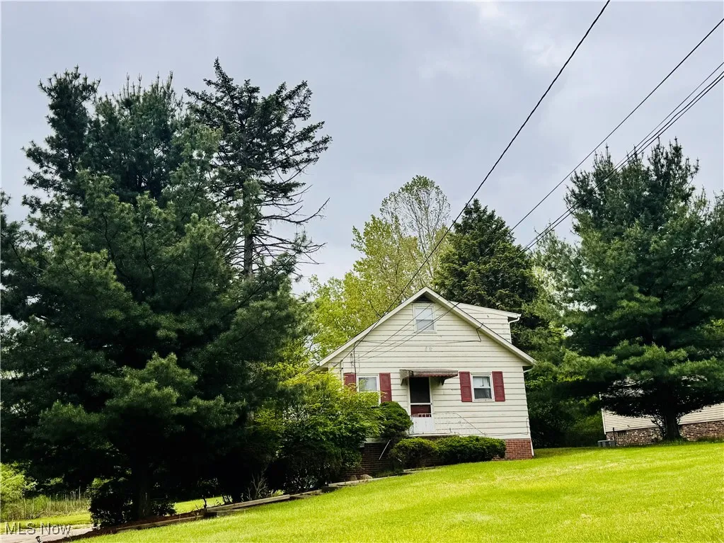 View of front of home with a front lawn