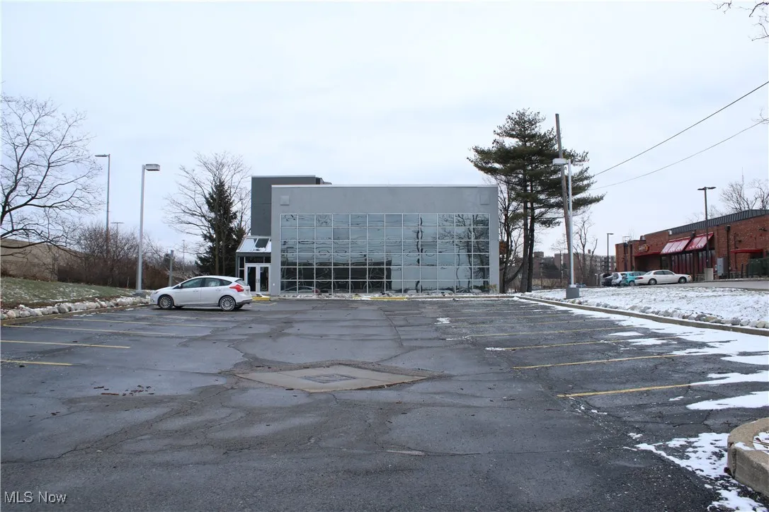 View of road with curbs