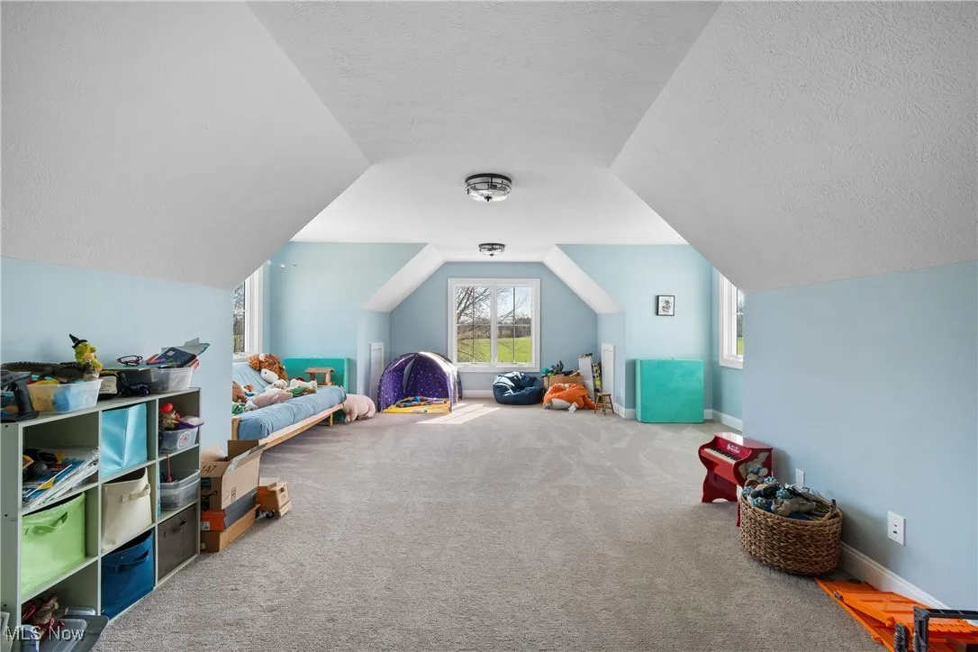 Second level bonus room
