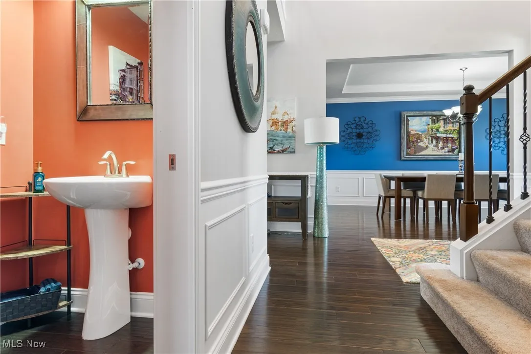 1st floor half bathroom