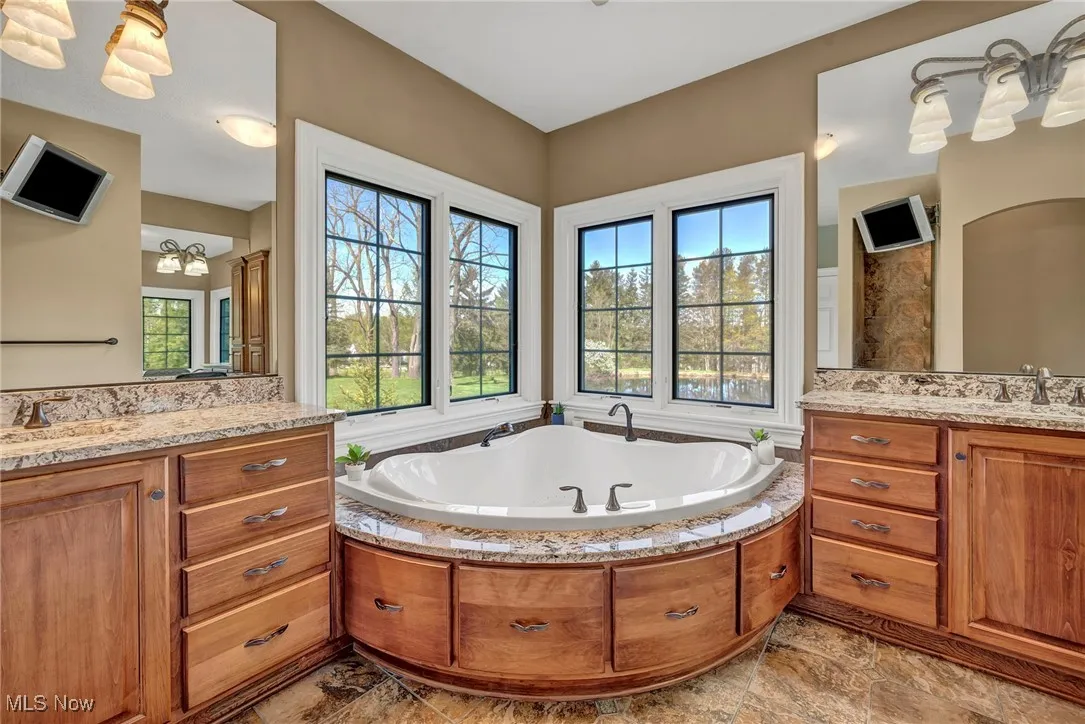 8085 King Memorial Road, Kirtland Hills, Ohio 44060,MLS Now Listing ID