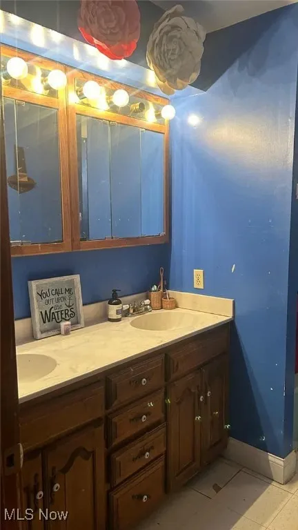 Second full bath door leads to a small balcony that over looks the solarium below