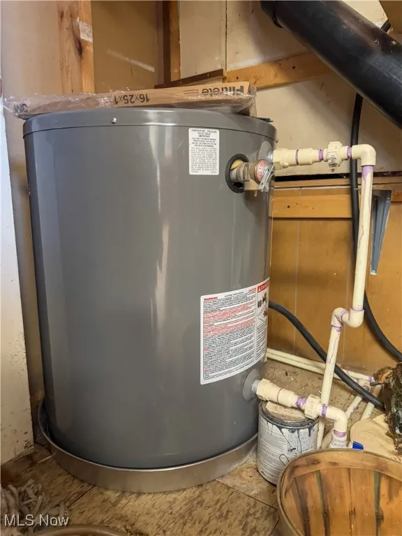 Hot water heater