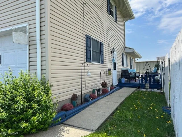 Nice side patio entrance
