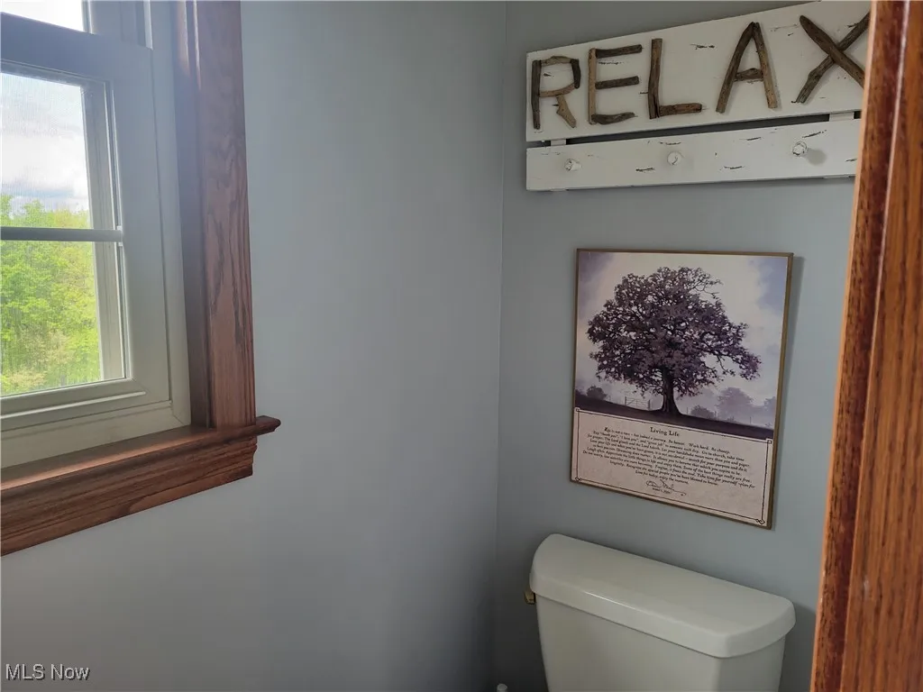 upstairs 1/2 bath