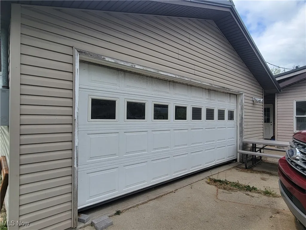 24 x 24 Garage with driveway