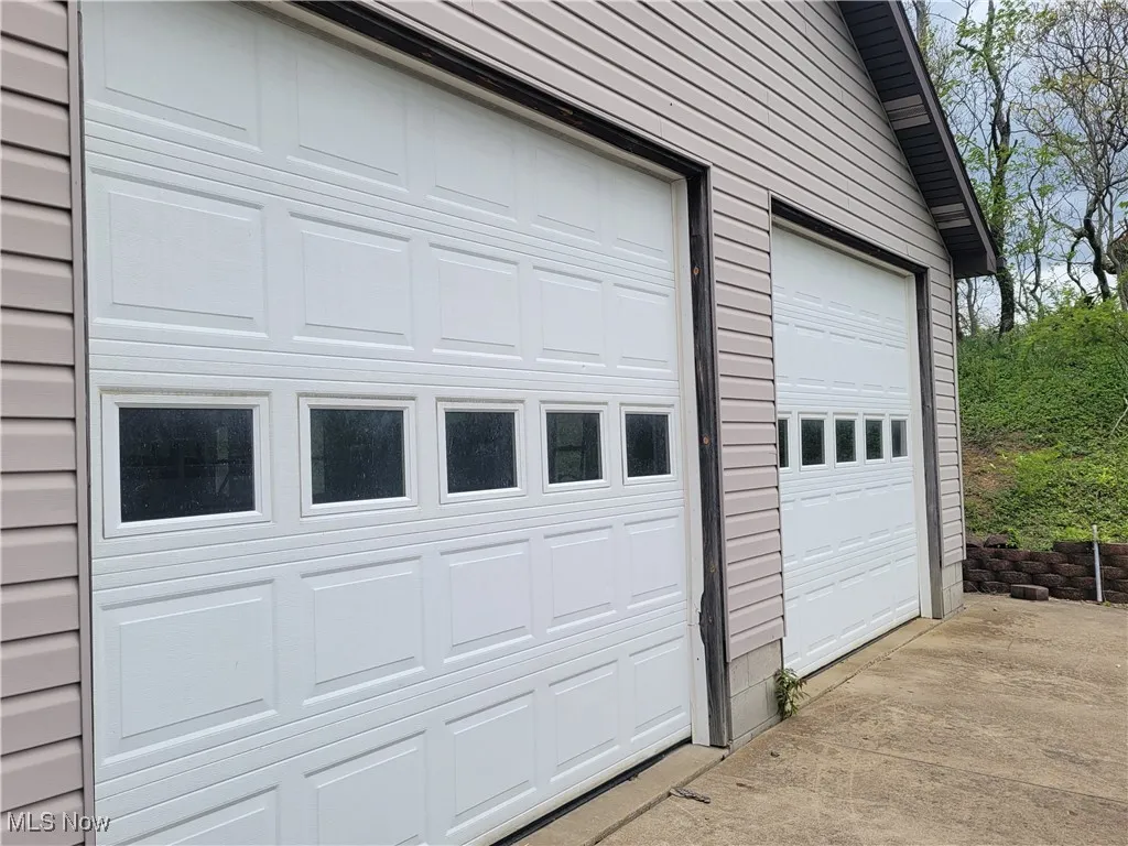 40 x 40 garage with heated floors and water