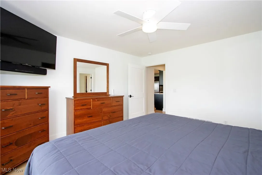 Bedroom with ceiling fan