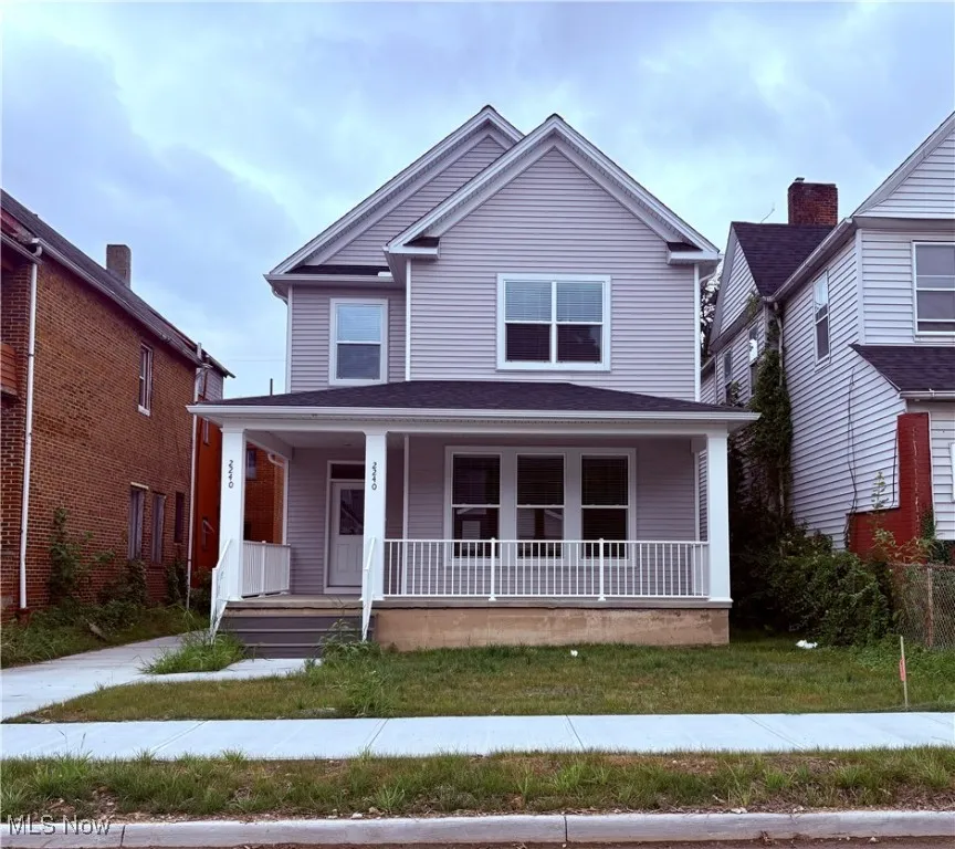 View of front facade featuring a porch