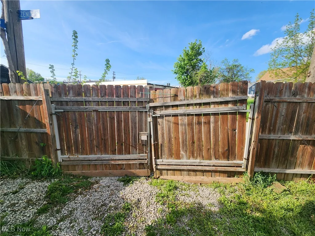 Gate with fence