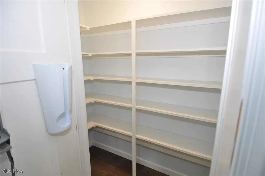 Bungalow pantry off kitchen