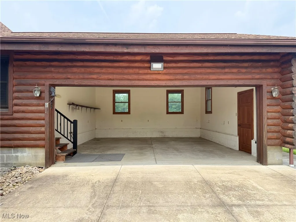 Attached Garage