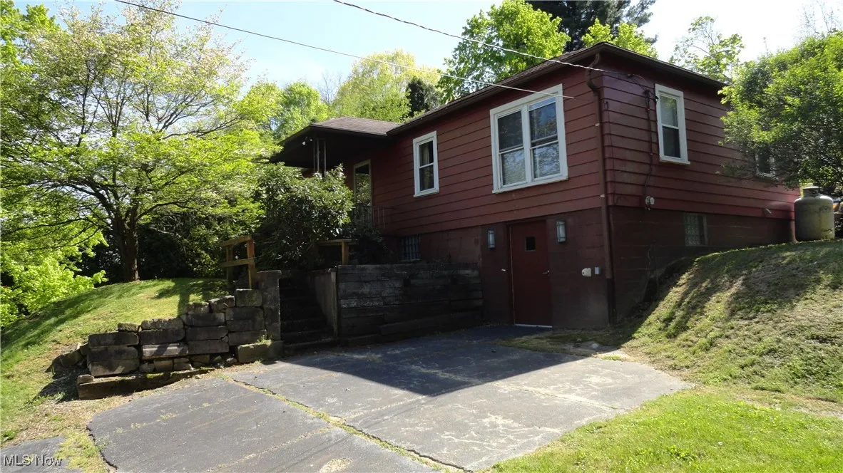 7517 Veterans Boulevard, Chester, West Virginia 26034,MLS Now Listing ID